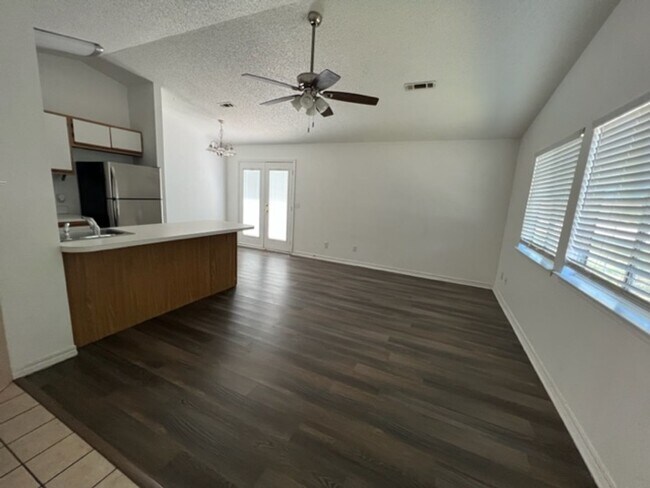 Foto del edificio - *COMING JULY* Easy Living! 2BR/1.5BA with Garage & Lawn Care Included *No Pets*