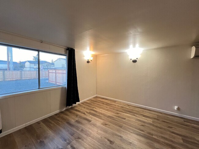 Building Photo - Half Off First Months Rent!