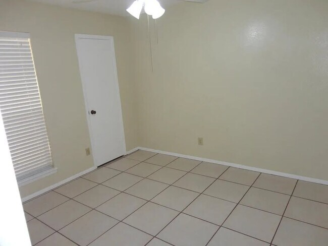 Building Photo - 1808 Bristol Cove