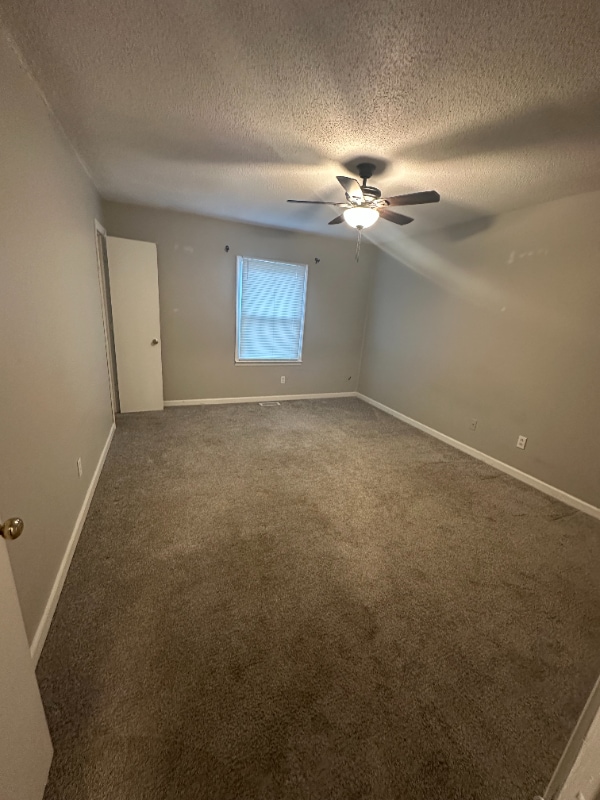 Foto del edificio - 219 W Flower St