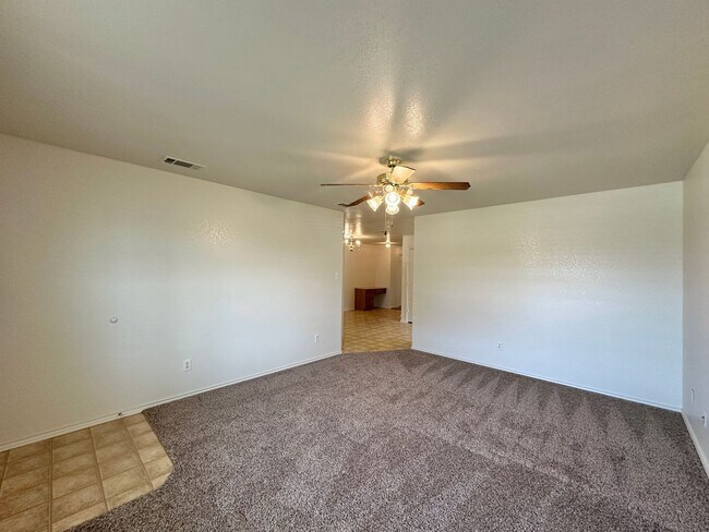 Foto del edificio - 5204 Lauren Lea Dr