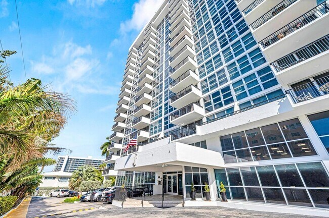 Building Photo - 525 N Ocean Blvd