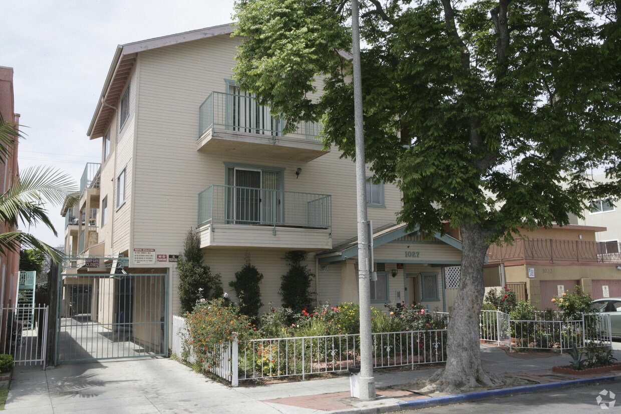 Building Photo - 1027 Orizaba