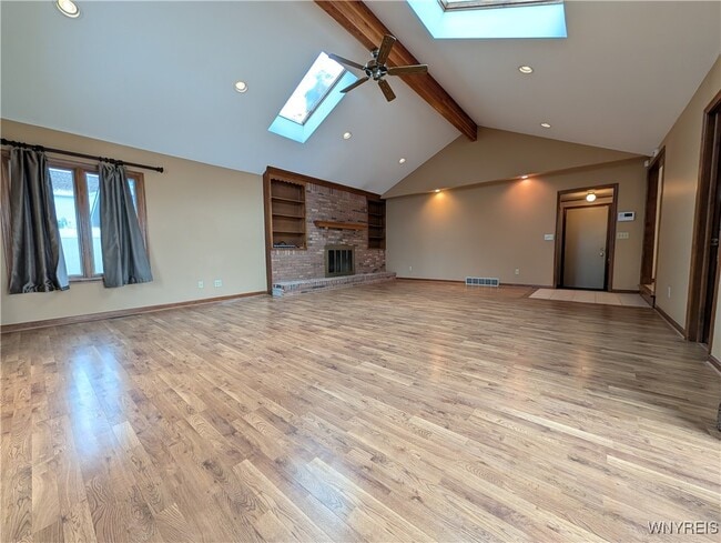 Building Photo - 270 Selkirk Dr