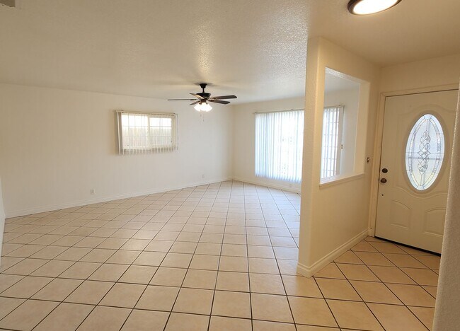 Foto del edificio - Your Perfect Ventura Retreat 4 bedroom 2 f...