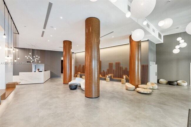 Foto del edificio - 350 S Miami Ave