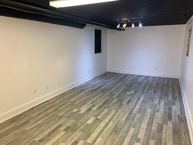 Foto del edificio - 206 Village Ln