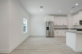 Building Photo - 4002 Elmwood St