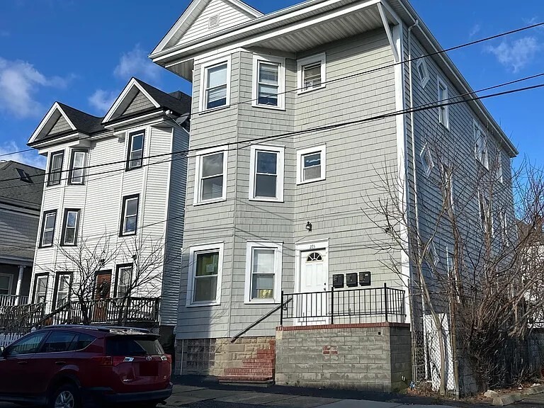 Foto del edificio - 175 Phillips Ave