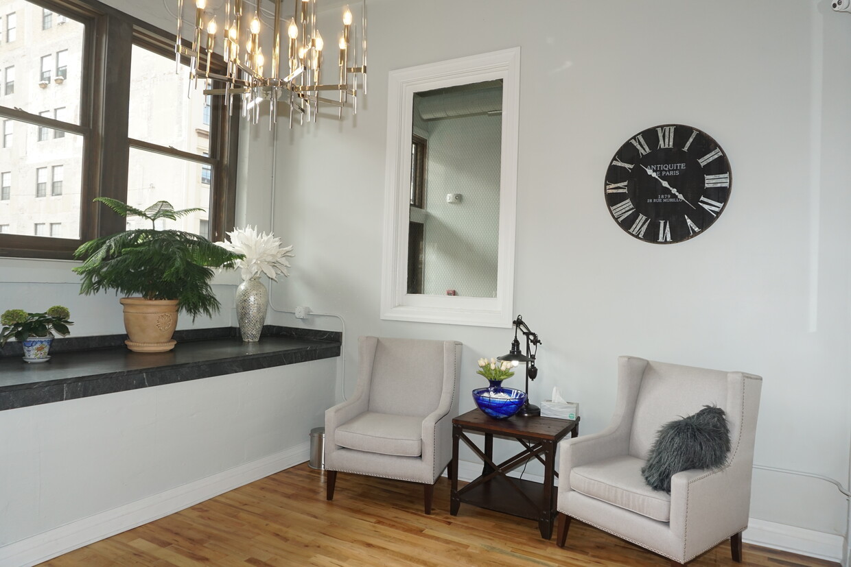 Tenant lobby - 510 Washington St