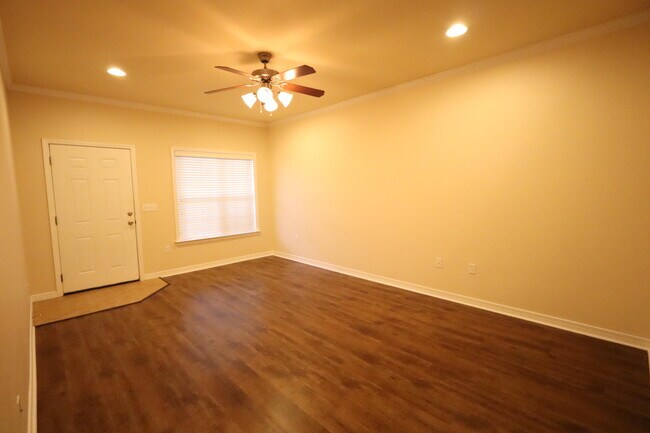 Building Photo - 1490 Bentley Cir
