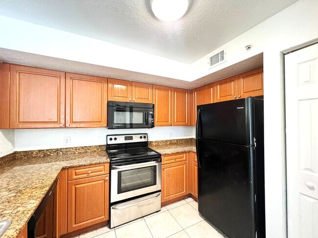 Foto del edificio - Welcome to Your Ideal Home in North Miami's Gated Community