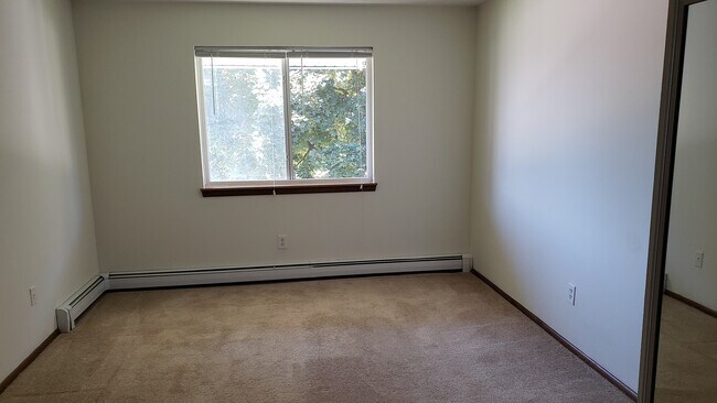 Foto del edificio - 2370 S 107th St