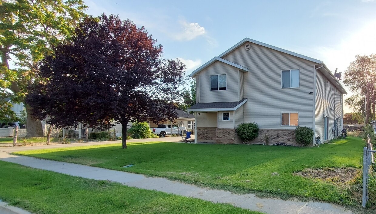 117 N 200 W St, Spanish Fork, UT 84660 Townhome Rentals in Spanish