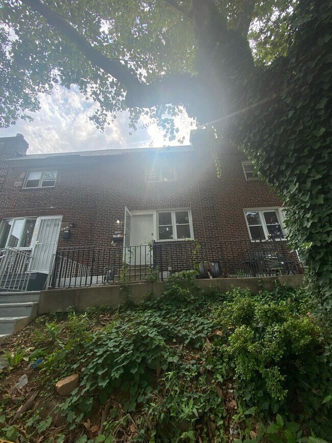 Building Photo - 542 Snowden Rd