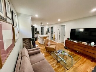 Building Photo - 42 Woodrow Ave