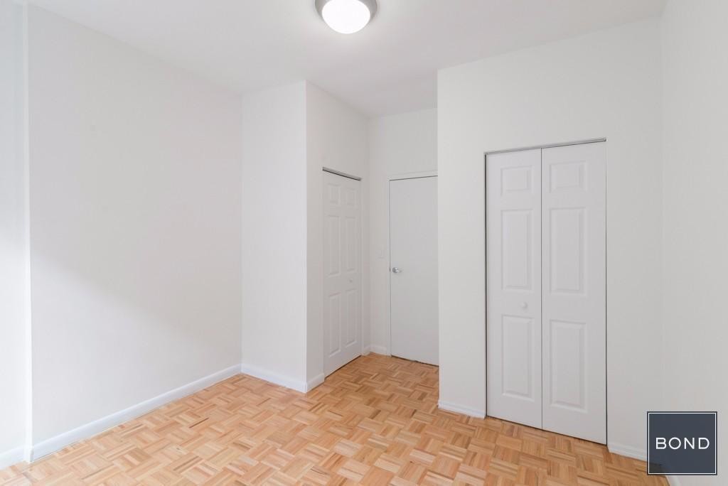 Primary Photo - 244 W 22nd St