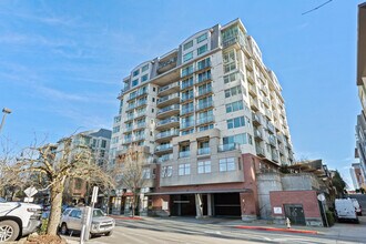 Building Photo - 1100 106th Ave NE