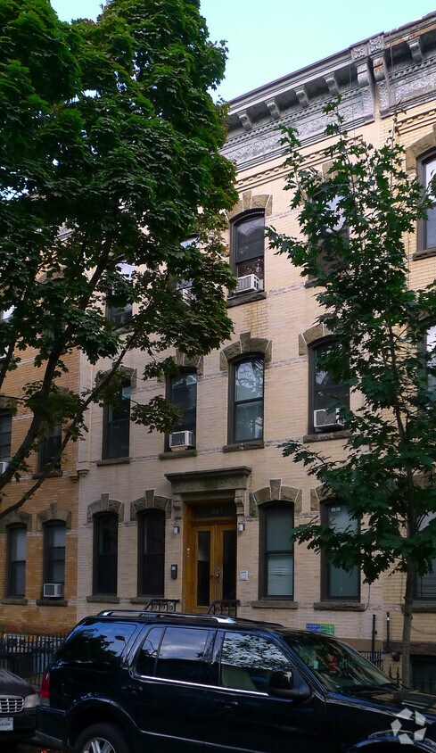 Building Photo - 16-67 Cornelia St
