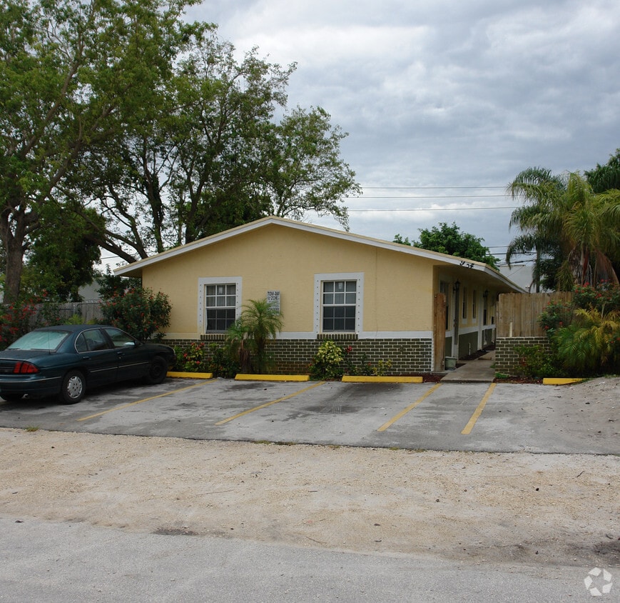 Primary Photo - 934 NW 4th Ave