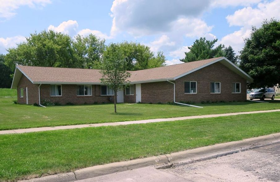1711 Lark Ln, Waterloo, IA 50701 Apartments in Waterloo, IA