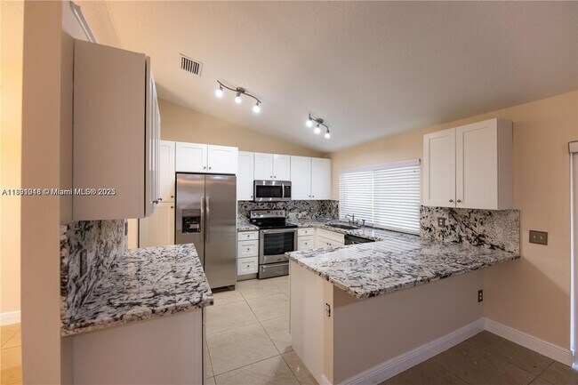 Foto del edificio - 9815 NW 43rd St