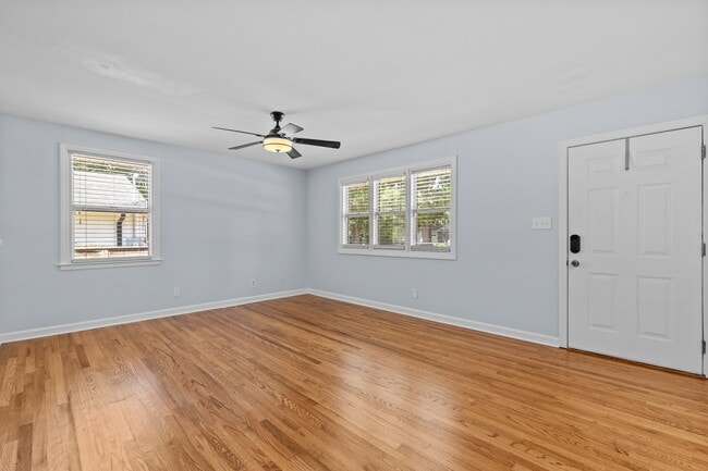 Building Photo - 2115 Bellaire Ave