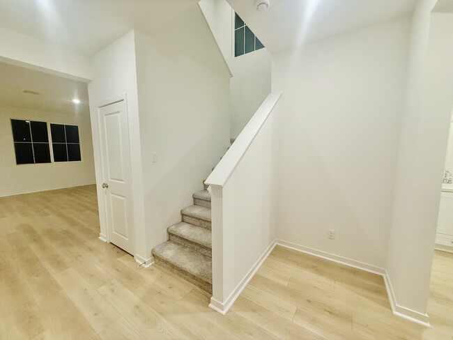 Entry way - 29091 Venice Pl