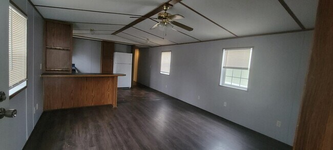 Building Photo - 827 Sally Mae Terrace