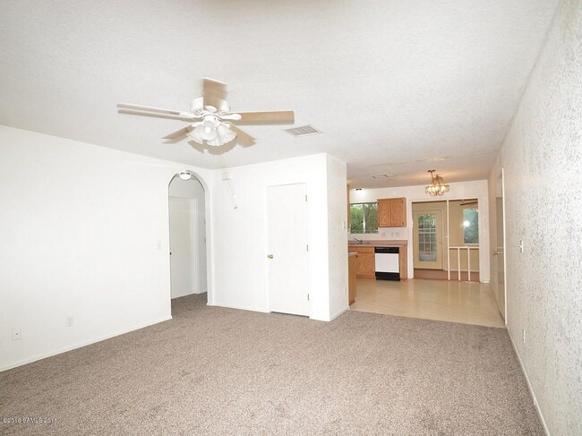 Building Photo - 113 Arrowhead Dr