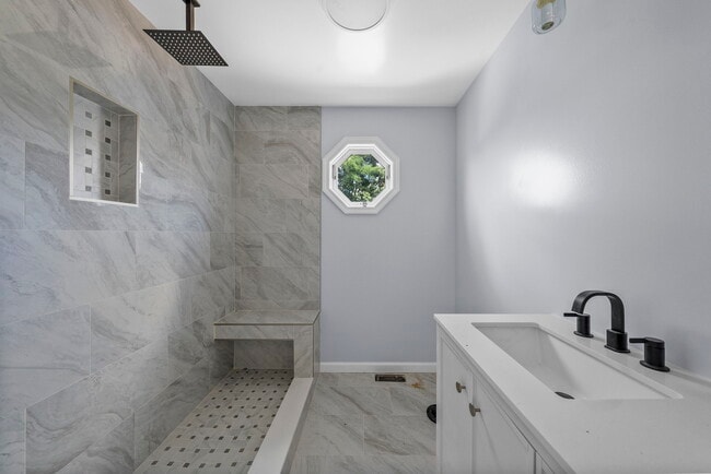 Building Photo - 3 Park Pl