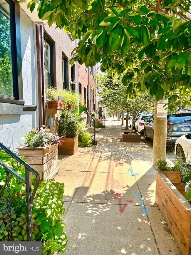 Foto del edificio - 1235 E Columbia Ave