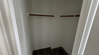 Building Photo - 25106 Jaymarr Ct