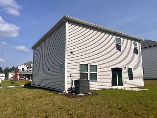 Building Photo - Graham Rental with Open Layout, Den, and 2...