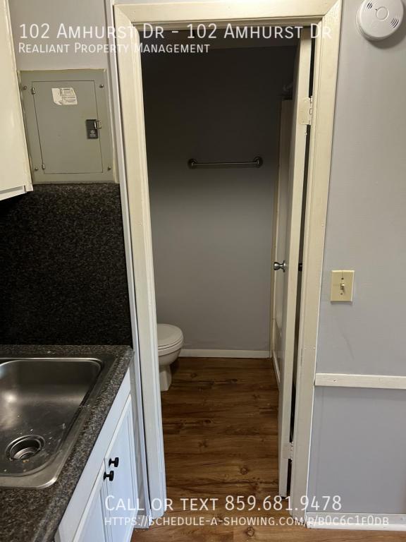 Foto del edificio - Amhurst Apartments, 102 Amhurst Dr