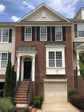 Building Photo - Room in Townhome on Macedonia Lake Dr