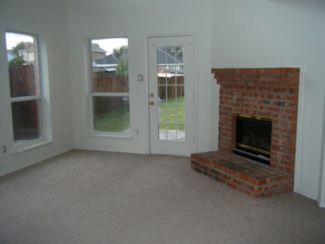 Foto del edificio - Beautiful 2 Story 4 Bedroom home in DeSoto
