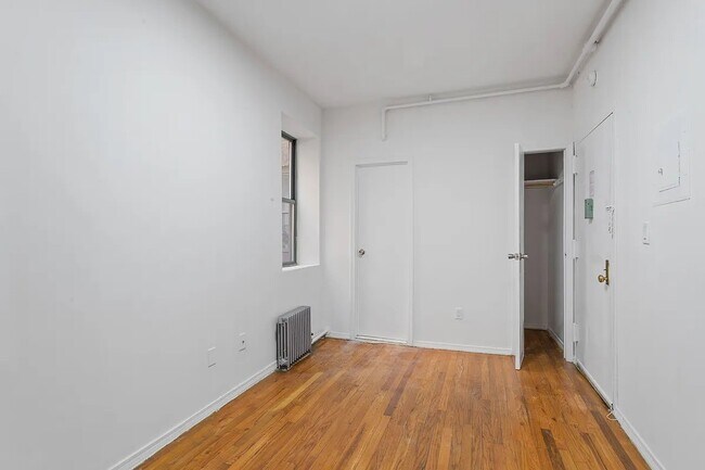 Foto del edificio - 239 West 63rd Street