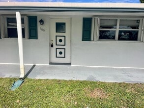 Building Photo - 101 Leisure Lake Cir