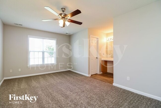 Foto del edificio - 129 Glengariff Ln