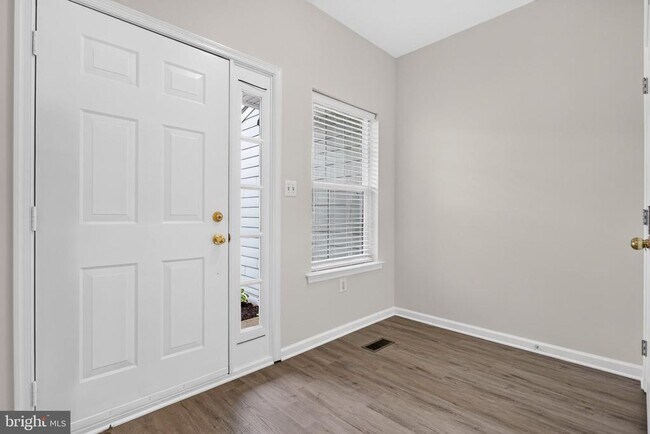 Building Photo - 102 Ashley Way