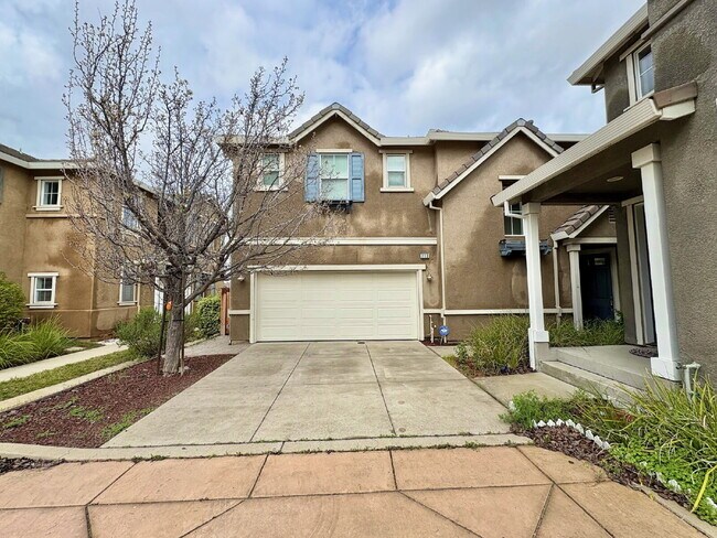 Foto del edificio - Spacious 4BR / 2.5BA Home in Prime Pittsburgh CA Location