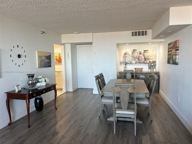 Foto del edificio - 20505 E Country Club Dr
