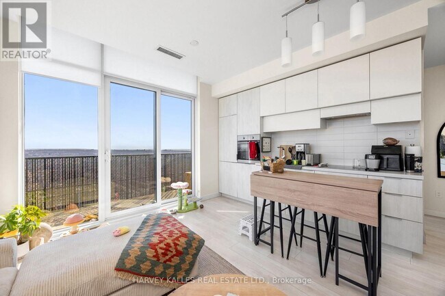 Building Photo - 8 Eglinton Ave E