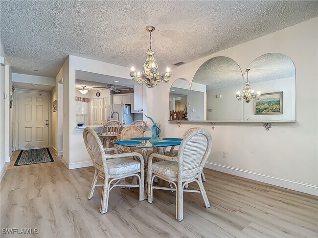Foto del edificio - 1018 Woodshire Ln