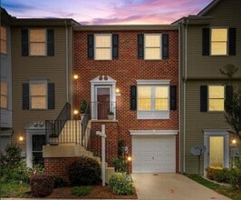 Building Photo - 1121 Frontline Dr