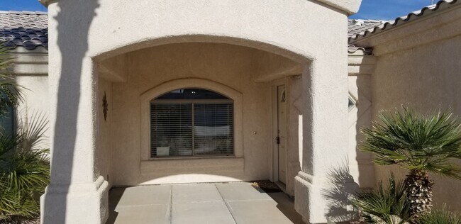 Foto del edificio - Long term Pool Home Rental!