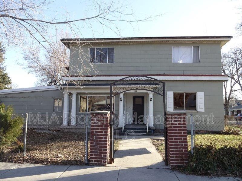 Primary Photo - 352 Hampton Ave S