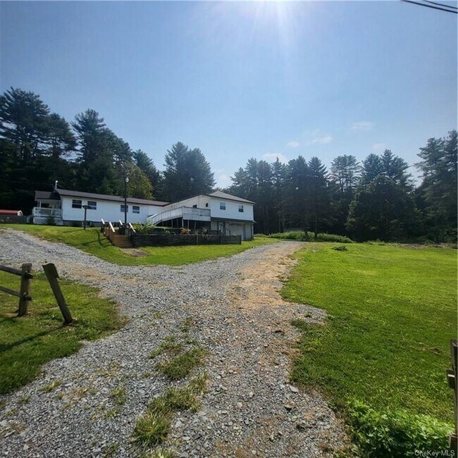 Building Photo - 16 Dailey Rd
