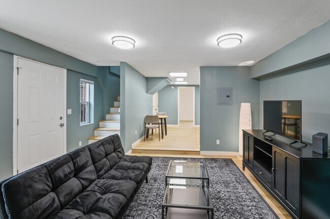 Foto del edificio - #778 Queen room in Oakland 3-bed / 1.0-ba